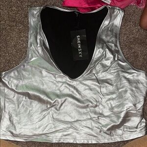 SHEIN Silver Metallic V-Neck Crop Tank